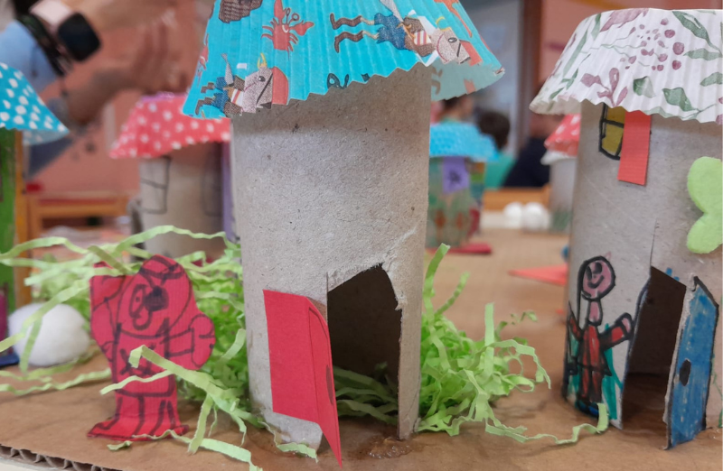 Porte e finestre di cartone